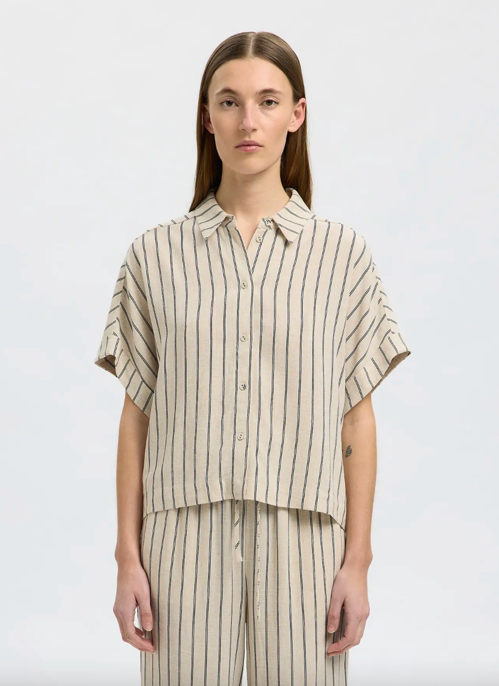Selected Femme Viva Cropped Shirt Sandshell / Pin Stripe