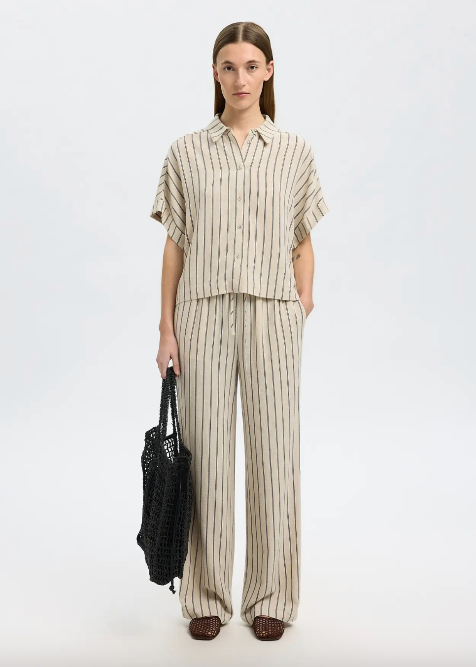 Selected Femme Viva Cropped Shirt Sandshell / Pin Stripe