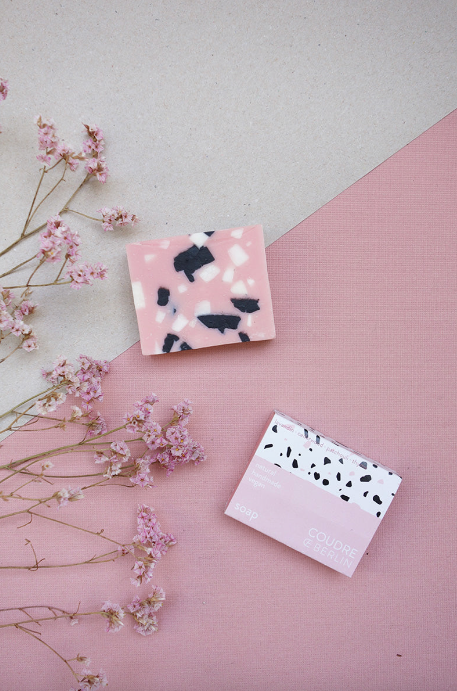 COUDRE Berlin Rosestone Seife Geranium Lavendel Salbei