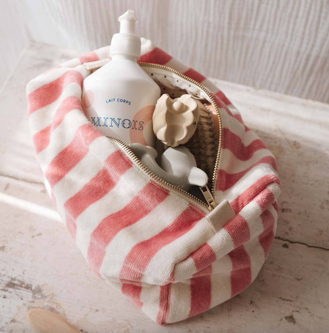 Rose In April Vic Pouch Stripes Strawberry Ecru