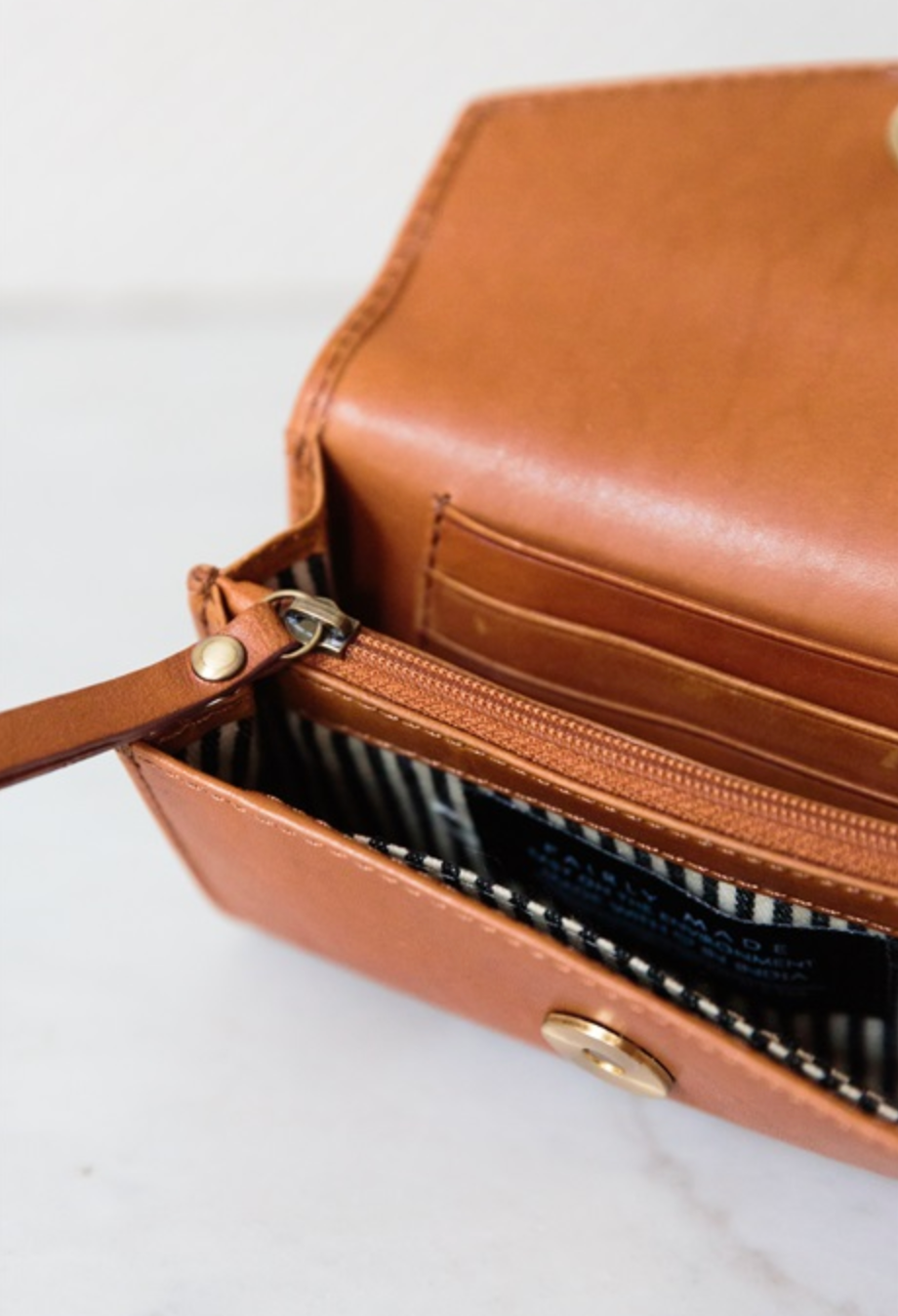 O MY BAG Jo‘s Purse Magnetic Cognac Classic Leather